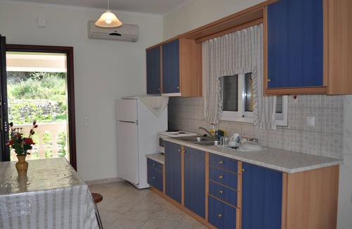 Sinarades Apartment | Beach house Tolis at Pelekas Beach