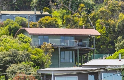 Separation Creek House | Beach house with stunning ocean views from every room!
