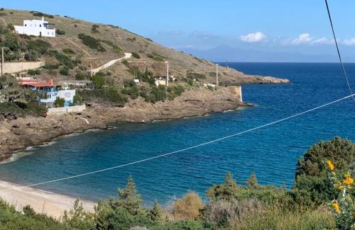 Lavreotiki House | Beach house with a view