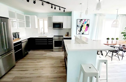 Crescent Heights House | Beach House without the beach