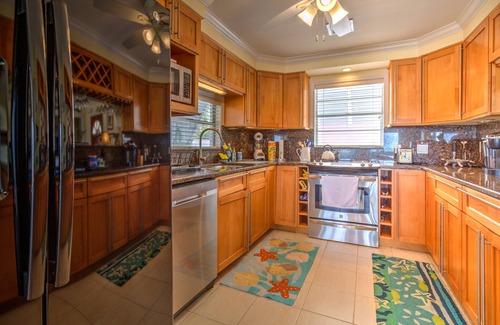 Marathon House | Beach House🌴Waterfront, Private Pool, Boat Dock on Gulf with Amazing Sunsets!☀️