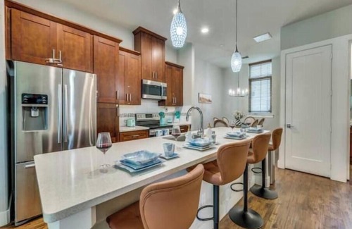 Farmers Branch House | Beach-Inspired Centrally Located Home