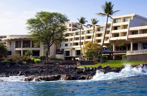 Keauhou House | Beach is Calling! Spa, Dining, Restaurant and Bar, Near Kona Country Club