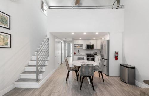 Seven Mile Beach Apartment | Beach Living at Island Pine Villas 'BLJW'