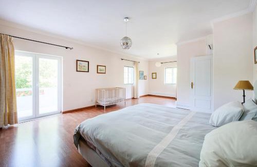 Nossa Senhora da Anunciada House | Beach & Nature Villa with Amazing Pool by TimeCooler