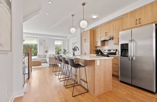 Wasaga Beach House | Beach Oasis - 1min walk to beach, close to Blue