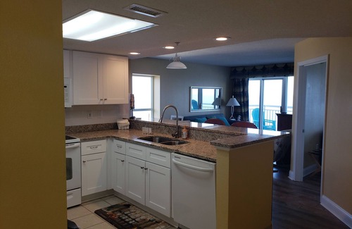 Crescent Beach Condo | Beach-Oceanfront Fall Discount Owner Direct Deluxe 2BR/2BA Updated w/Balconies