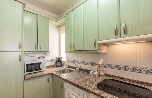 Nerja Apartment | Beach only 75 meters - centre - Wifi - sea view - international tv - 4 persons