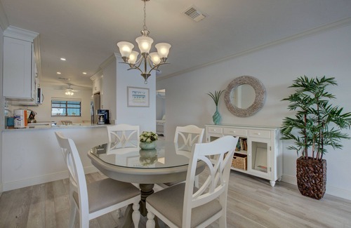Bradenton Beach Condo | Beach Palms 2B-Beach 1 Minute Walk-Heated Pool-Free Wi-Fi-Dock-Surrounded By Wat