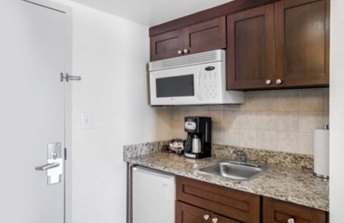 Northeast Virginia Beach Resort | Beach Quarters Resort Oceanfront condo with 2 oceanfront balconies!