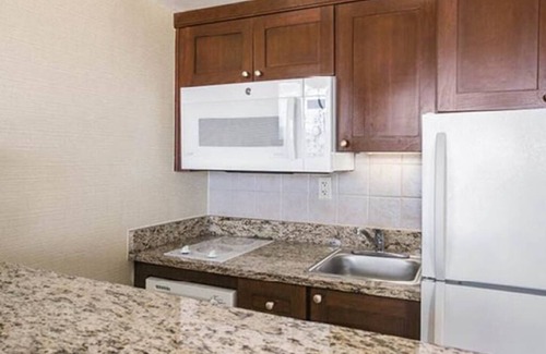 Northeast Virginia Beach Resort | Beach Quarters Resort Oceanfront condo with 2 oceanfront balconies!