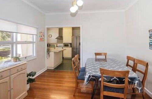 Busselton House | Beach Retreat on Kent- Bikes, Large Backyard, Gas BBQ