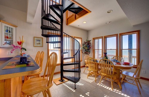 Brigands' Bay House | Beach Serendipity Too - Upscale 3 Bedroom SoundFront Home in Frisco