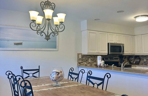 Miramar Beach Condo | BEACH SERVICE INCLUDED ~ 25% DISCOUNT FOR 7 NIGHT STAY ON SELECT WEEKS