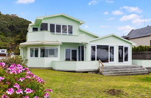 Ohope House | Beach Side - Ohope Holiday Home