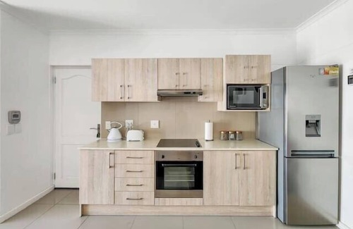 Cape Town Apartment | Beach-side, tranquil coastal retreat apartment