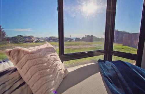 Semaphore Park Apartment | Beach Stayz Semaphore Three Bedroom Apartment