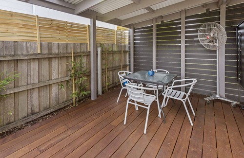 Paynesville House | Beach-style family and pet friendly accommodation, close to the foreshore
