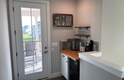 Red Fish Cove House | Beach to Bay Views at Parrot House! Five bedrooms and 5 Stars in Pointe West.