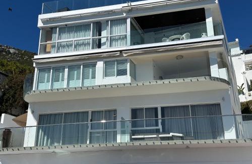 Clifton Apartment | Beach Vibes Clifton!
