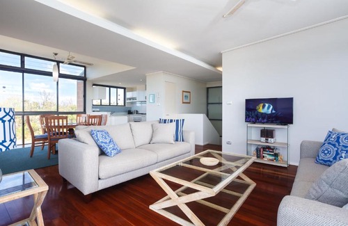 Boat Harbour House | 'Beach View At One Mile', 8/26 One Mile Close - infinity complex pool & WIFI