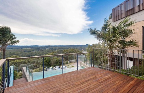Boat Harbour House | 'Beach View At One Mile', 8/26 One Mile Close - infinity complex pool & WIFI