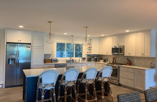Macatawa House | Beach View Cottage - On the Lake