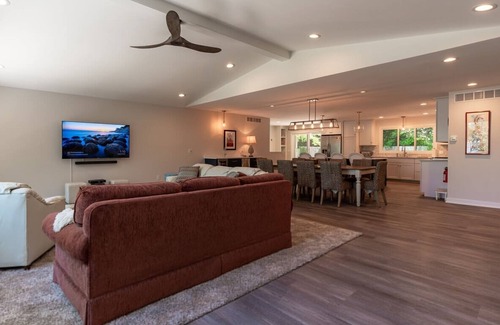 Macatawa House | Beach View Cottage - On the Lake