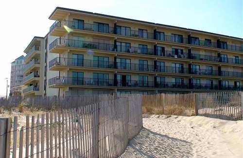 North Ocean City Condo | *Beach View* Free Wifi, Elevator, Lots of Free Parking