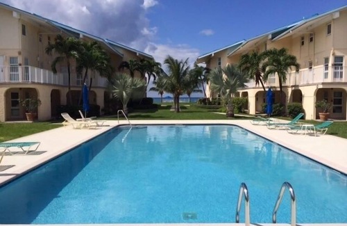 Seven Mile Beach Condo | Beach View Property On 7 Mile Beach Cayman Reef 19