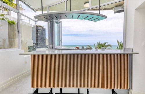 Camps Bay Villa | Beach Villa 1 - Large villa on Camps Bay Beach