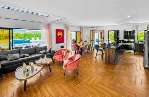 Punta Cana Villa | Beach Villa Sol with Pool and Jacuzzi, BBQ and Maid