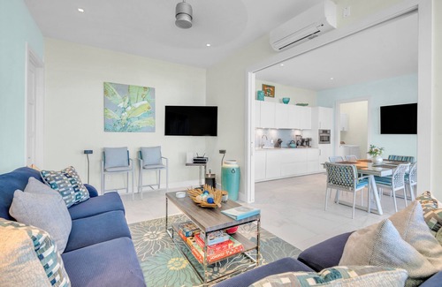 Jimmy Hill Villa | Beach Villa Steps from the Beach Luxury Stay Private Pool 2 miles from airport