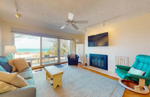 Glen Arbor Apartment | Beach Walk 3 4
