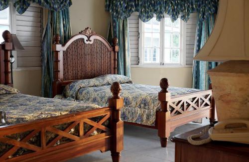 Negril Resort | Beachcomber Club Resort