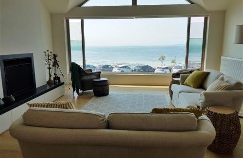 Point Lonsdale Apartment | Beached Again