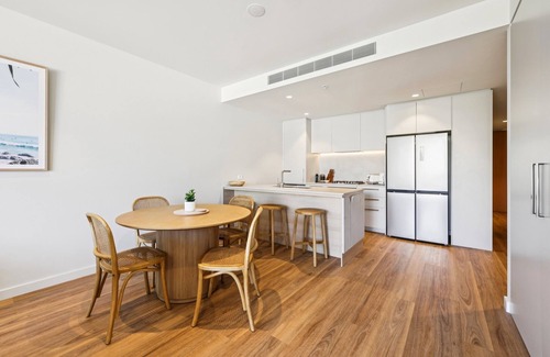 Coolangatta Apartment | Beachfront 1-Bed Flat with Pool & Gym Access