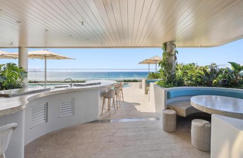Coolangatta Apartment | Beachfront 1-Bed Flat with Pool & Gym Access