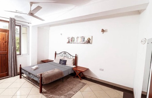 Moshi Apartment | Beachfront 3BR apart w/ views of the Indian Ocean