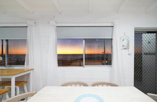 Quinns Rocks House | Beachfront 3BR Home with Stunning Ocean Views