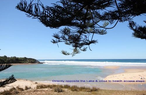 Lake Cathie Apartment | Beachfront 4