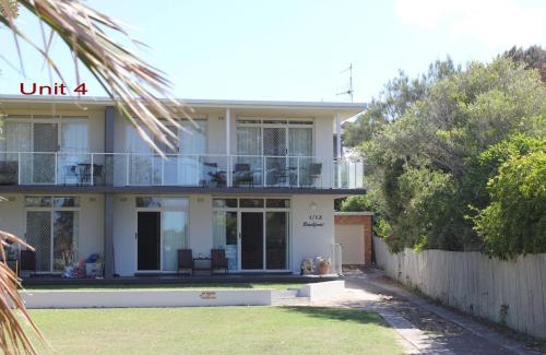 Lake Cathie Apartment | Beachfront 4