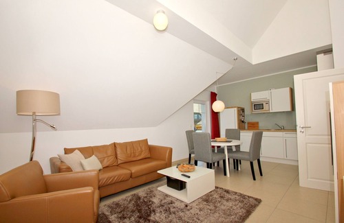 Lobbe Apartment | Beachfront apartment with balcony, use of swimming pool and sauna - Rex Rugia apartment 14-8