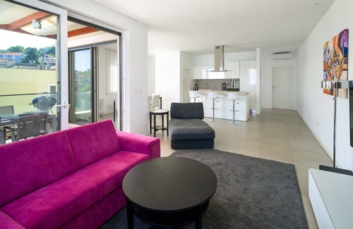 Slatine Apartment | Beachfront Apartment Lemonade IV