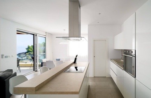 Slatine Apartment | Beachfront Apartment Lemonade IV