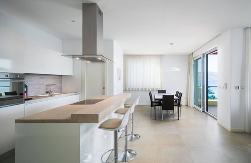 Slatine Apartment | Beachfront Apartment Lemonade VI