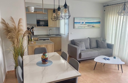 Vista de los Angeles-Rumina Apartment | Beachfront Apartment with Wifi, Swimming Pool and International TV Channels