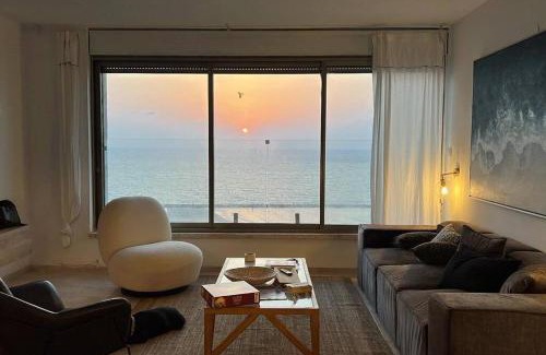 Netanya Apartment | Beachfront apartment with breathtaking sea view