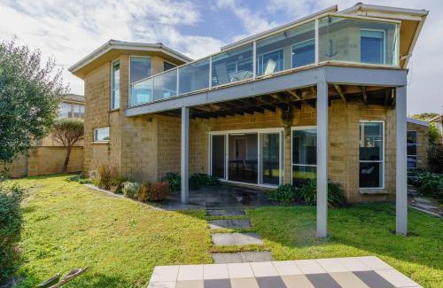 Bonbeach House | Beachfront at Bonbeach - A Coastal Lifestyle Gem