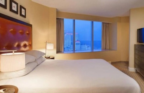 Atlantic City Resort | Beachfront Atlantic City, NJ 2 - Two Bedroom Suites Available (Sleep up to 12)